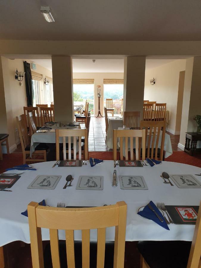 The Old Red Lion Otel Bruton Dış mekan fotoğraf